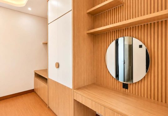 Rumah Desain Modern dan Estetik 2 Lantai Mezanin dekat Budi Mulia Tajem
