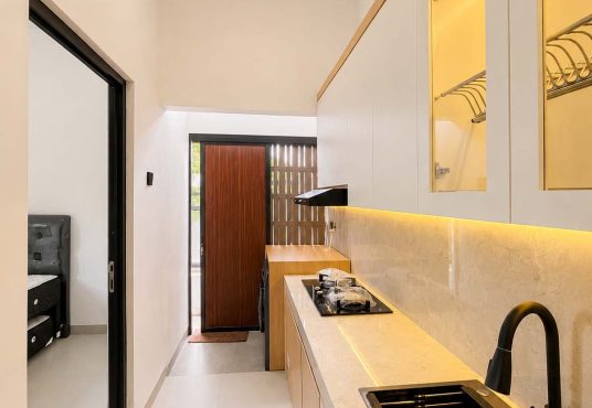 Rumah Desain Modern dan Estetik 2 Lantai Mezanin dekat Budi Mulia Tajem