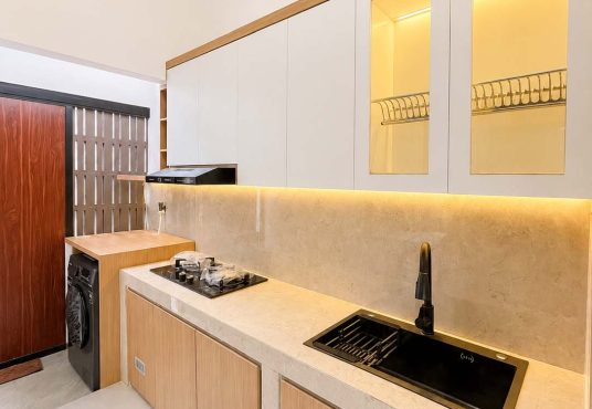 Rumah Desain Modern dan Estetik 2 Lantai Mezanin dekat Budi Mulia Tajem