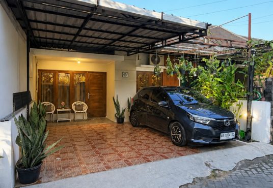Rumah Cantik Full Furnished Dalam Perumahan di Banguntapan