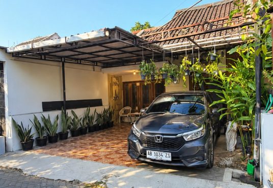 Rumah Cantik Full Furnished Dalam Perumahan di Banguntapan