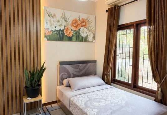 Rumah Cantik Full Furnished Dalam Perumahan di Banguntapan