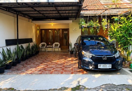 Rumah Cantik Full Furnished Dalam Perumahan di Banguntapan