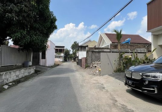 Rumah 2 lantai Kontemporer utara stadion Maguwo / Jogjabay