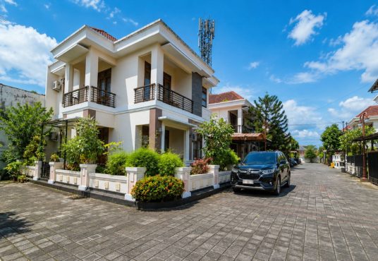 Rumah Hook Premium di Cemara Estate Kentungan dekat UGM