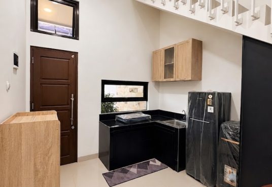 Rumah 2 lantai kontemporer modern furnished Jakal km 7,5 dekat UGM