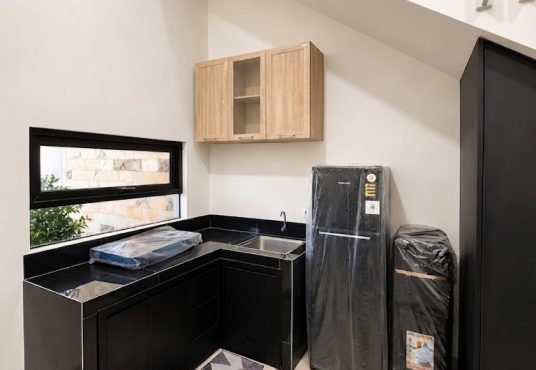 Rumah 2 lantai kontemporer modern furnished Jakal km 7,5 dekat UGM
