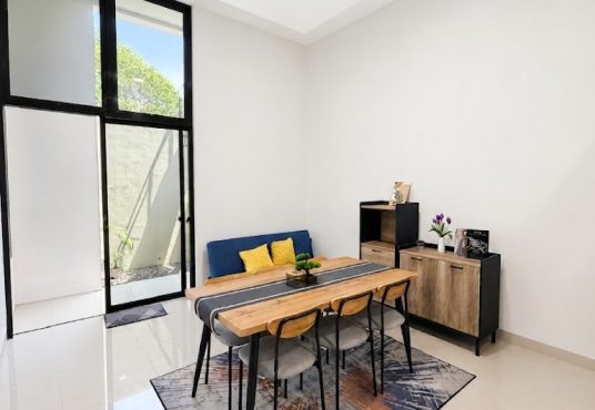 Rumah 2 lantai kontemporer modern furnished Jakal km 7,5 dekat UGM