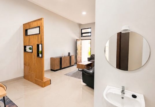 Rumah 2 lantai kontemporer modern furnished Jakal km 7,5 dekat UGM