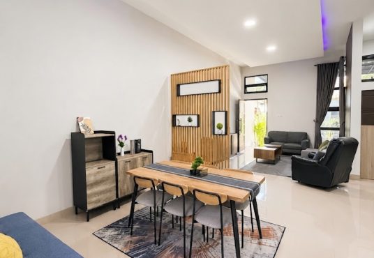 Rumah 2 lantai kontemporer modern furnished Jakal km 7,5 dekat UGM