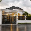 Rumah Mewah American Classic Konsep Villa Dengan Private Pool Furnished Utara Jogja Bay