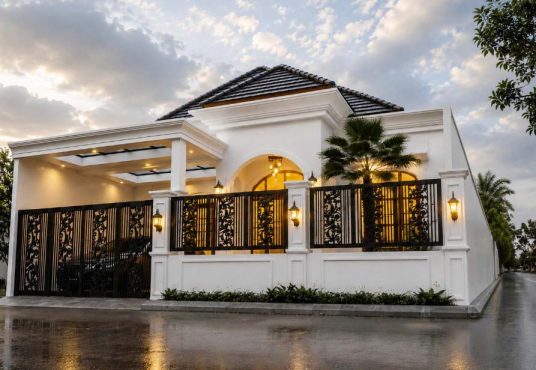 Rumah Mewah American Classic Konsep Villa Dengan Private Pool Furnished Utara Jogja Bay
