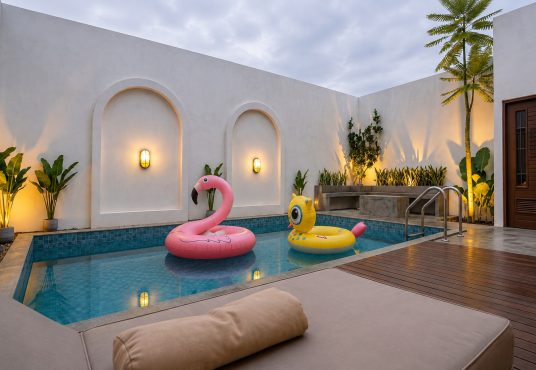 Rumah Mewah American Classic Konsep Villa Dengan Private Pool Furnished Utara Jogja Bay