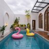 Rumah Mewah American Classic Konsep Villa Dengan Private Pool Furnished Utara Jogja Bay