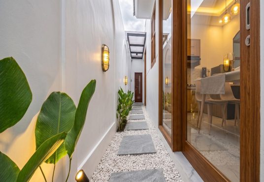 Rumah Mewah American Classic Konsep Villa Dengan Private Pool Furnished Utara Jogja Bay