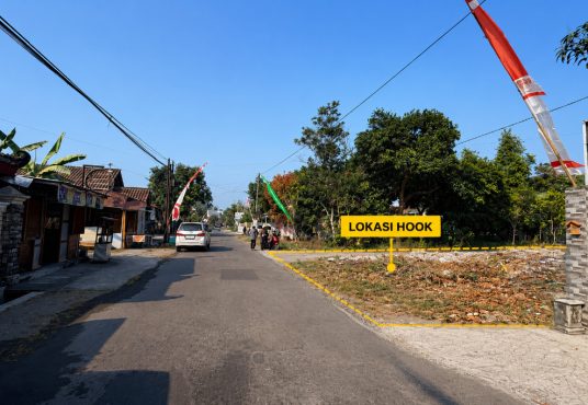 Rumah Mewah American Classic Konsep Villa Dengan Private Pool Furnished Utara Jogja Bay