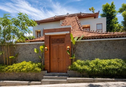 DIJUAL VILLA JOGLO MODERN MEWAH DENGAN PRIVATE POOL – NUANSA RESORT EKSKLUSIF