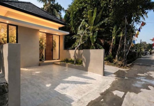 Rumah Modern Limasan Full Furnished di Margomulyo Seyegan