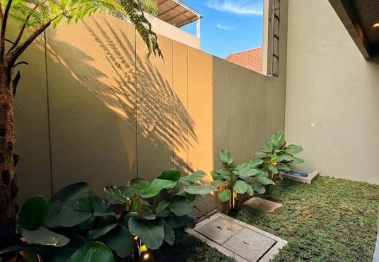 Rumah Kontemporer 2 lantai strategis dekat Jogjabay Maguwo