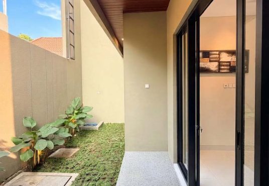 Rumah Kontemporer 2 lantai strategis dekat Jogjabay Maguwo