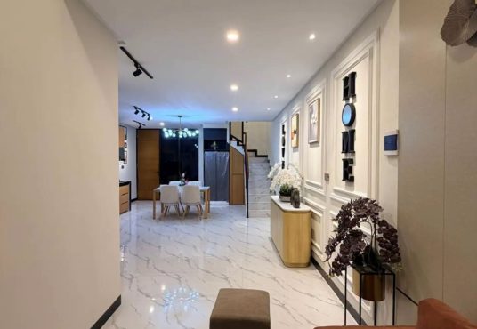 Rumah Cantik Scandinavian Modern 3 Unit Full Furnished Dekat Sd Model