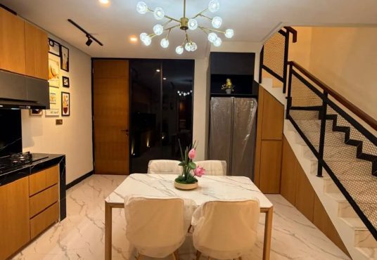 Rumah Cantik Scandinavian Modern 3 Unit Full Furnished Dekat Sd Model