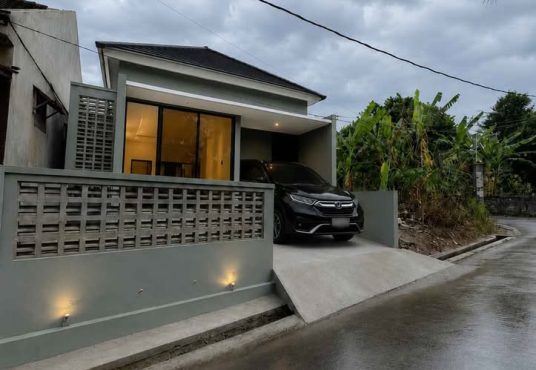 Rumah Minimalis Limasan Modern dekat Pasar Cebongan