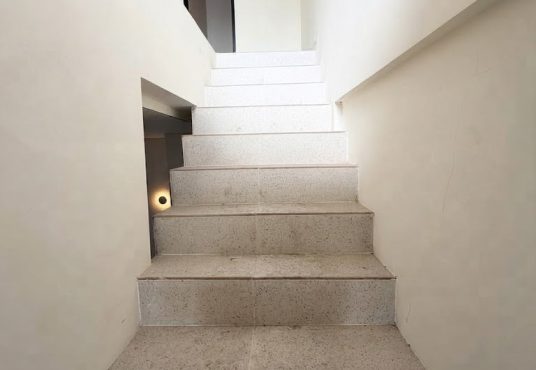 Rumah Modern 2 Lantai dalam Perumahan Candi Gebang Permai