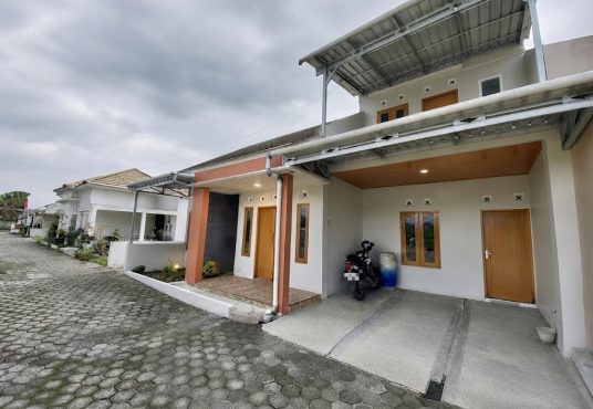 Rumah 2 Lantai Siap Huni Jalan Wonosari View Pegunungan Bukit Bintang