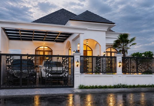 Rumah Mewah American Classic Konsep Villa Dengan Private Pool Furnished Utara Jogja Bay