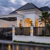 Rumah Mewah American Classic Konsep Villa Dengan Private Pool Furnished Utara Jogja Bay