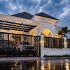 Rumah Mewah American Classic Konsep Villa Dengan Private Pool Furnished Utara Jogja Bay