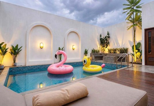 Rumah Mewah American Classic Konsep Villa Dengan Private Pool Furnished Utara Jogja Bay