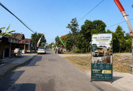Rumah Mewah American Classic Konsep Villa Dengan Private Pool Furnished Utara Jogja Bay