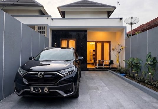 Rumah Modern Full Furnished 5 Menit ke UII Jakal