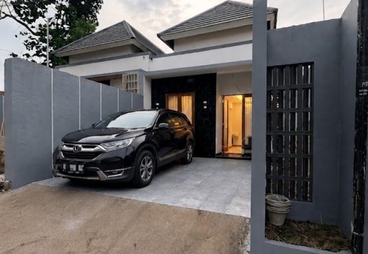 Rumah Modern Full Furnished 5 Menit ke UII Jakal