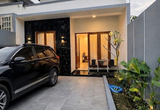 Rumah Modern Full Furnished 5 Menit ke UII Jakal