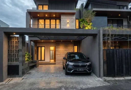 Rumah Modern Kontemporer 2 Lantai + Kolam Renang Lingkungan Premium dekat Hotel Hyatt