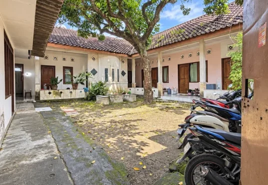 RUMAH LUAS + KOST FULL PENGHUNI DI KAWASAN UGM SENDOWO