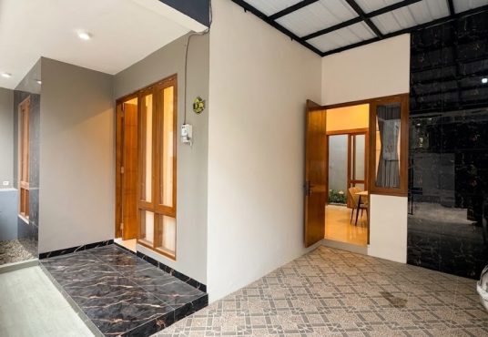 Rumah Desain Mewah Limasan Lingkungan Perumahan Jakal km 13