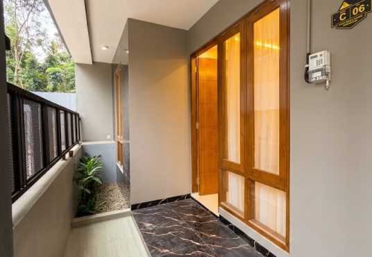 Rumah Desain Mewah Limasan Lingkungan Perumahan Jakal km 13