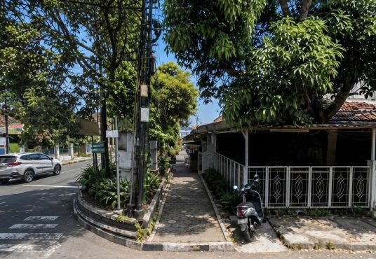 Dijual RUKO lokasi Hooks di Jalan Suryodiningratan dekat Alun alun Selatan