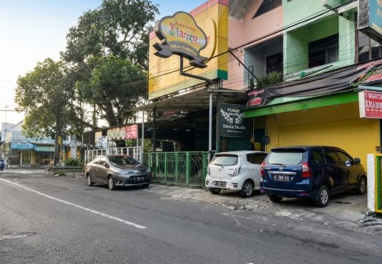 Dijual RUKO lokasi Hooks di Jalan Suryodiningratan dekat Alun alun Selatan