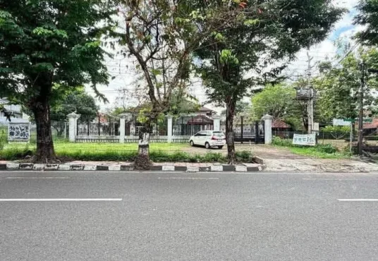 Dijual Tanah 1.769m² Strategis Bonus Bangunan di Jl. Timoho