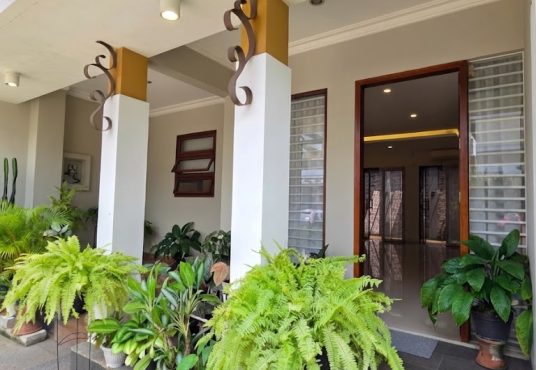 Rumah Mewah 2 Lantai Full Furnished di Vasana Residence