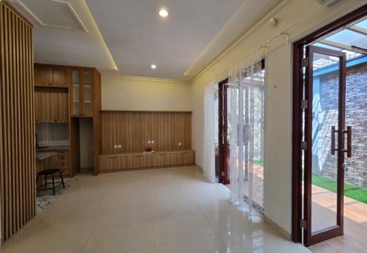 Rumah Mewah 2 Lantai Full Furnished di Vasana Residence