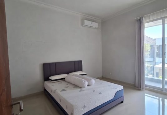 Rumah Mewah 2 Lantai Full Furnished di Vasana Residence