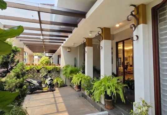 Rumah Mewah 2 Lantai Full Furnished di Vasana Residence