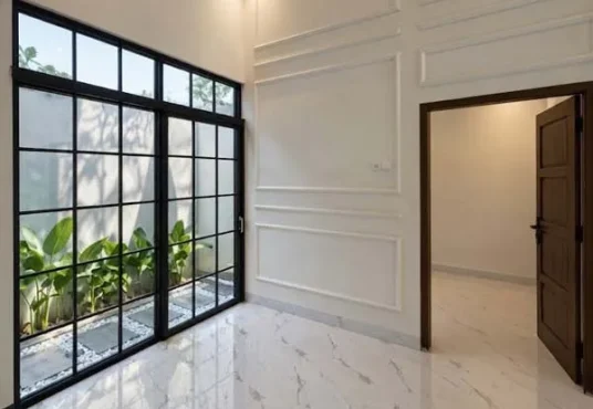 Rumah Cantik Model Klasik Modern di Utara SD Model Wedomartani