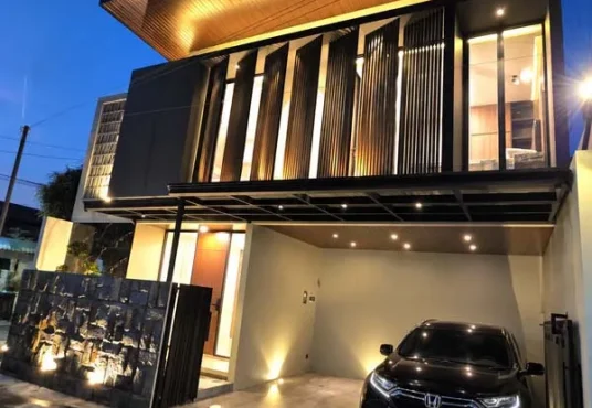 Rumah Mewah 2 lt Kontemporer Furnished Klam Renang dekat UGM
